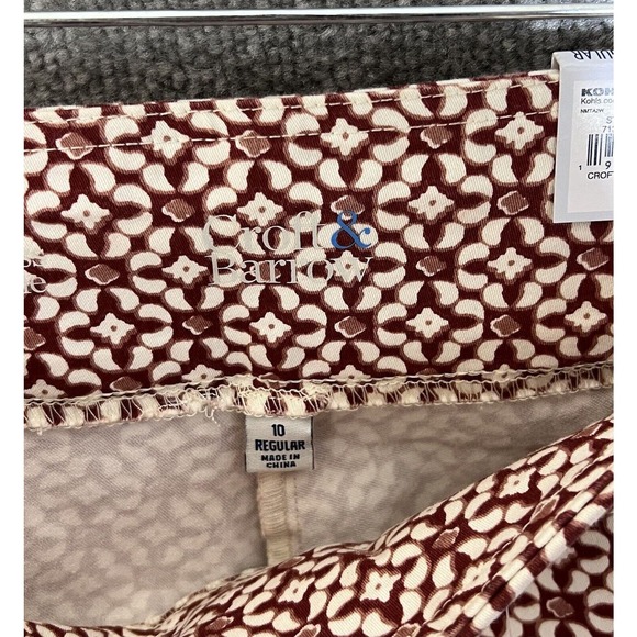 Croft & Barrow Effortless Stretch Ankle Pants Womens Size 10 Maroon Geometric - Picture 3 of 16